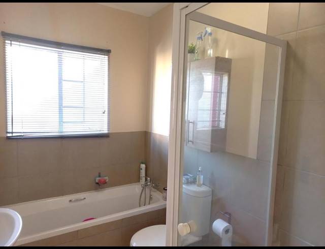 2 BEDROOM PROPERTY TO RENT IN MONAVONI